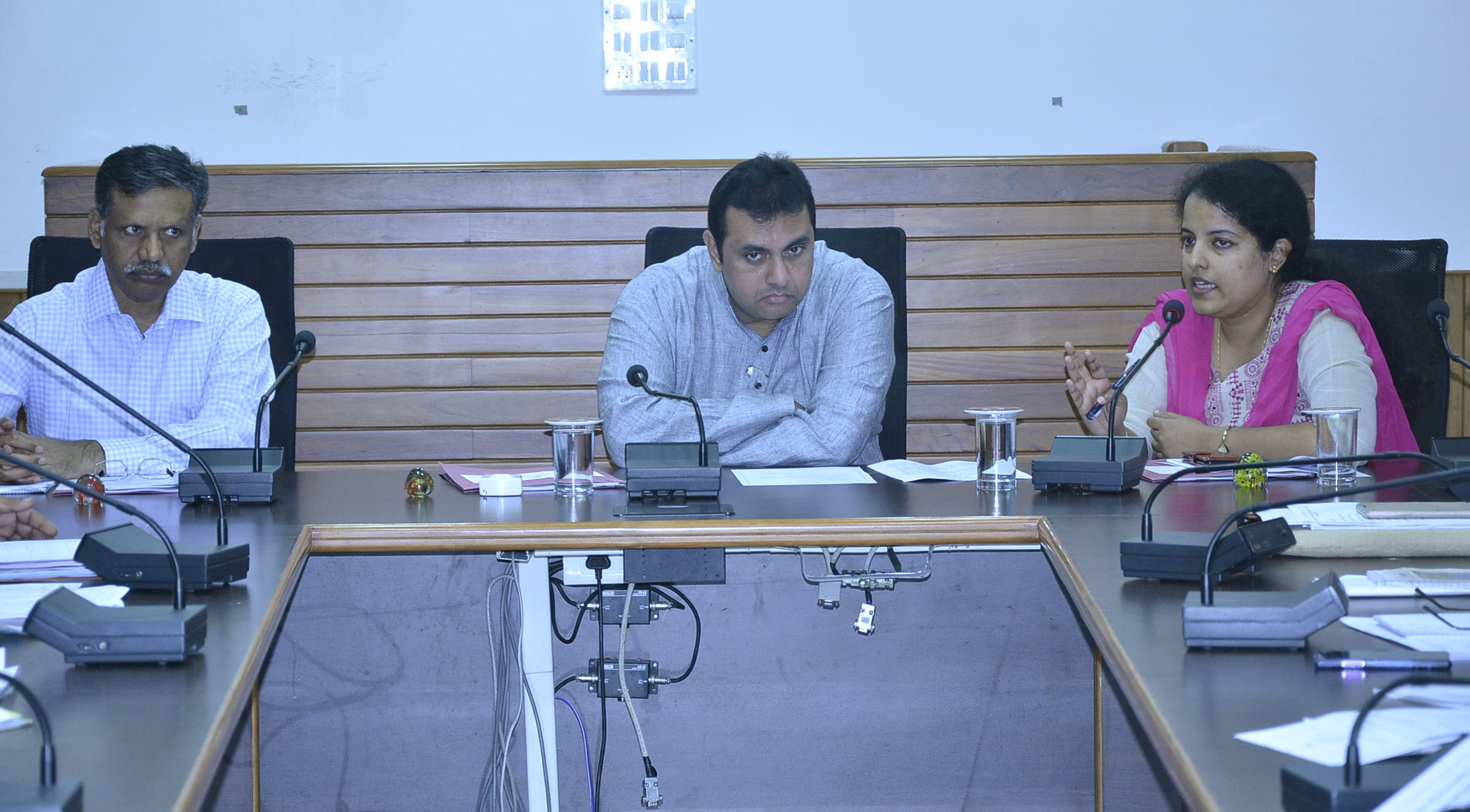 ವಲಸೆ ಕಾರ್ಮಿಕರಿಗೆ ಪ್ರತ್ಯೇಕ ಆಹಾರ ನೀತಿಗೆ ಪ್ರಸ್ತಾವನೆ: ಅಧಿಕಾರಿಗಳಿಗೆ ಸಚಿವ ಪ್ರಮೋದ್ ಸೂಚನೆ